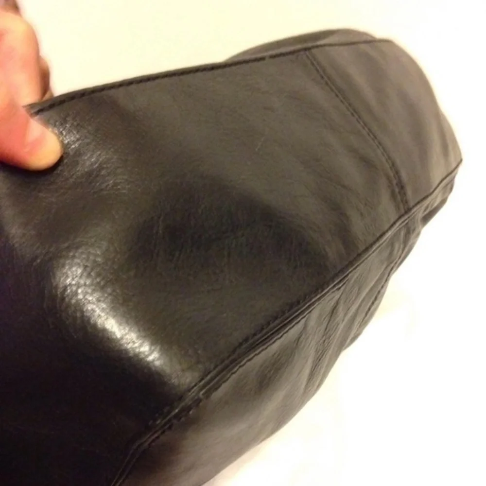 MICHAEL KORS BLACK LEATHER TOTE bag